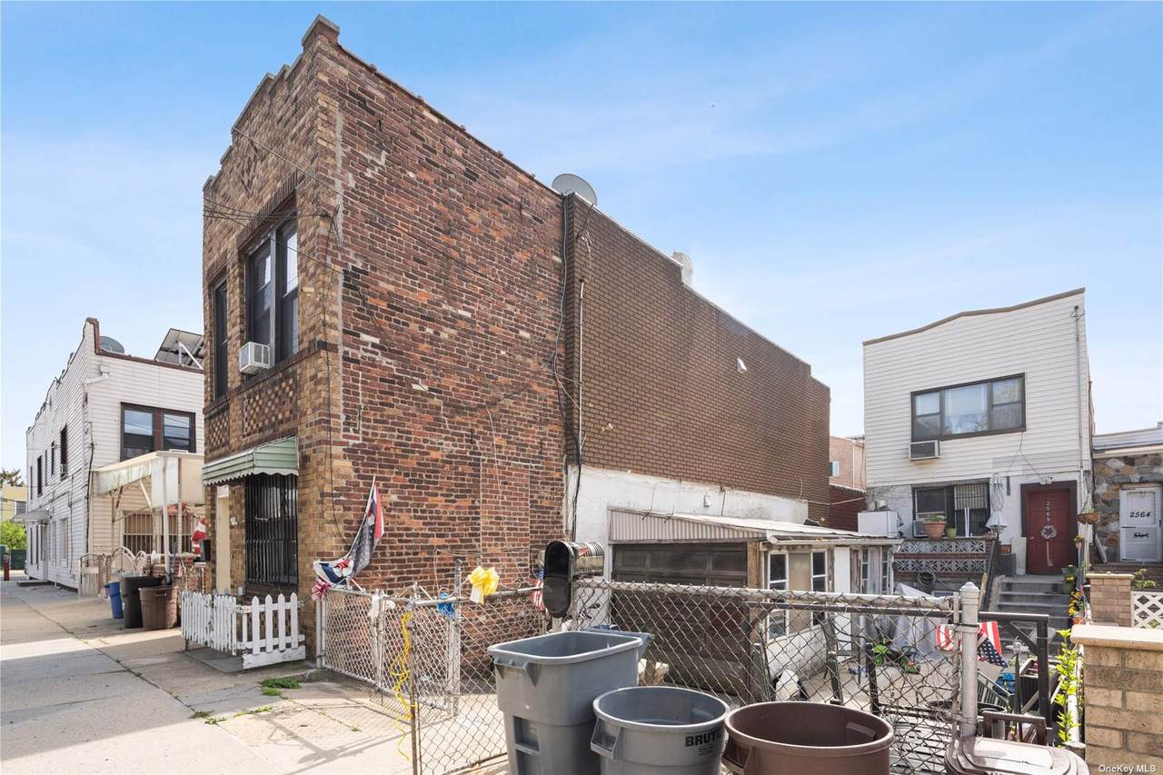 2568 15 Street - Photo 1