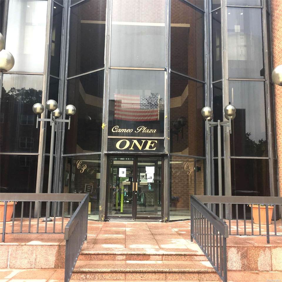 1 Ipswich Avenue - Photo 1
