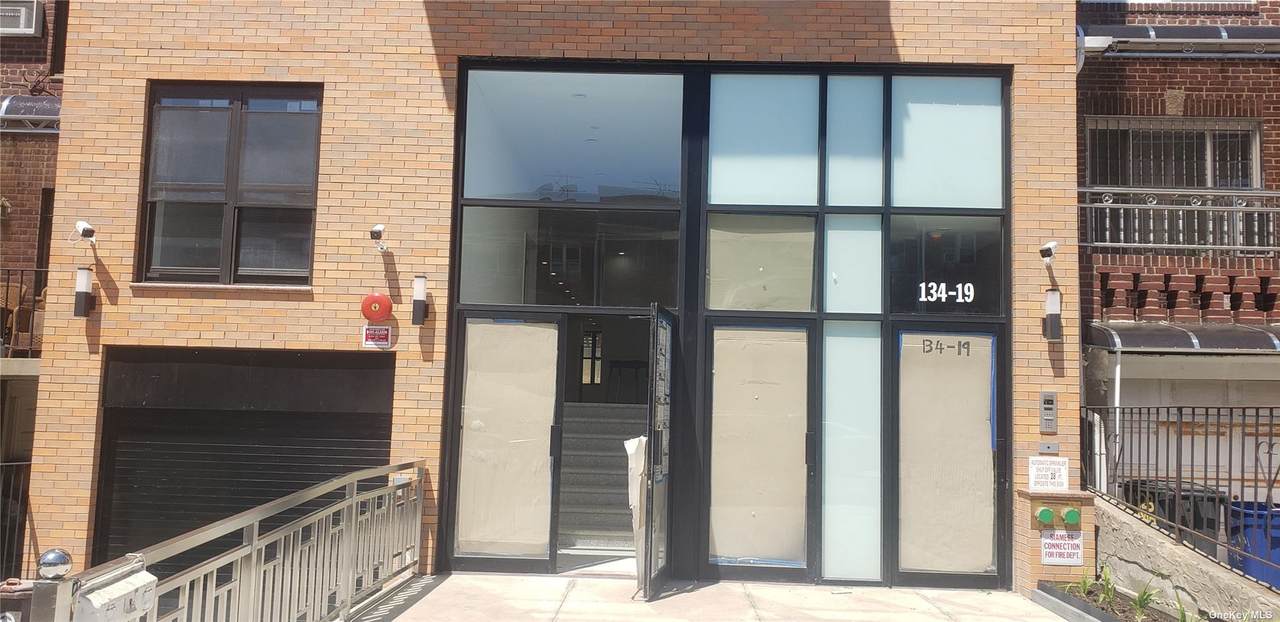 134-19 Blossom Ave - Photo 1