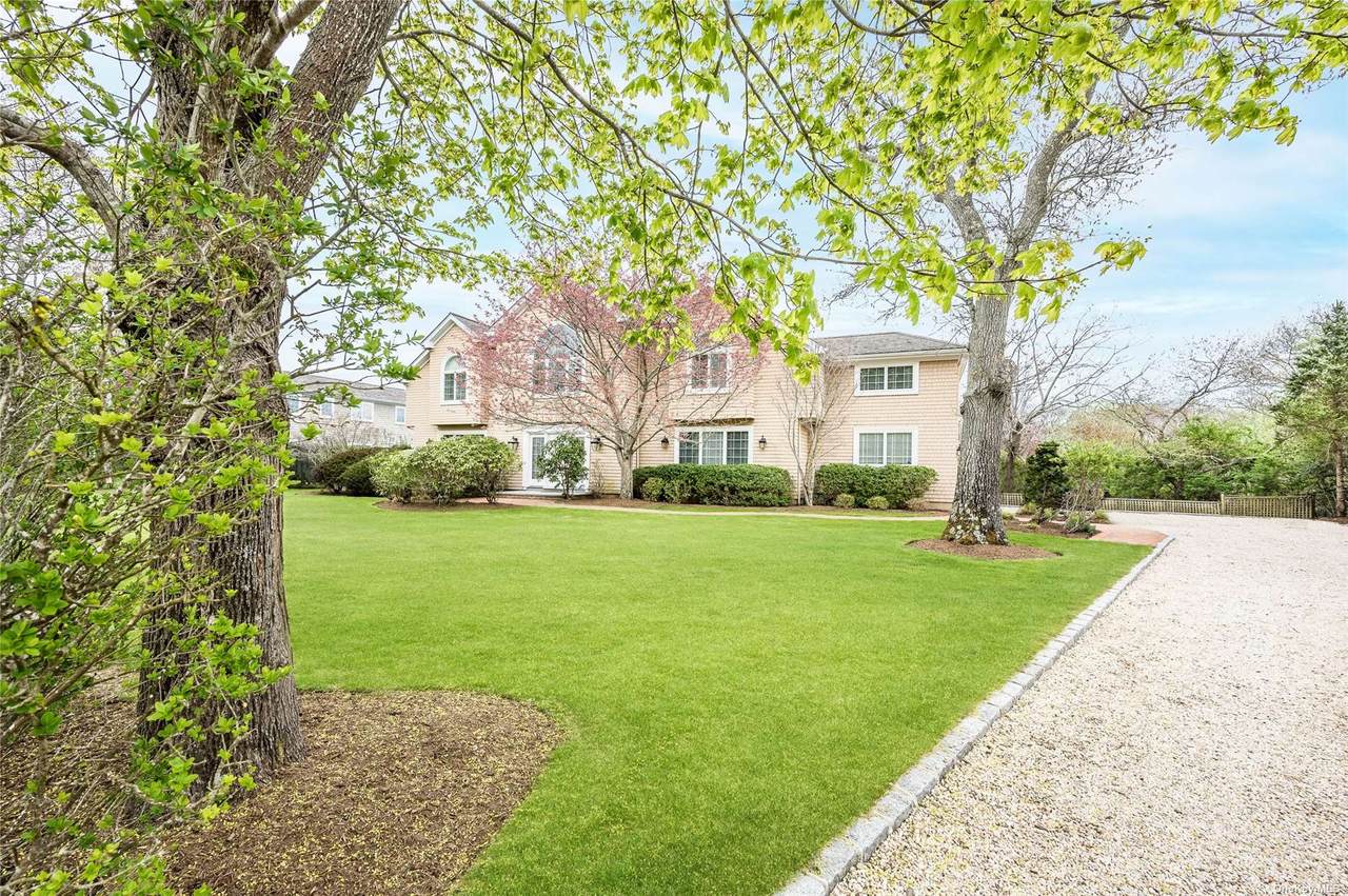 10 Michaels Way - Photo 1