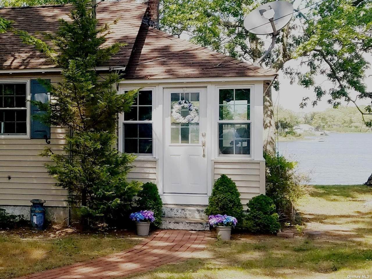 555 Mill Creek Drive - Photo 1