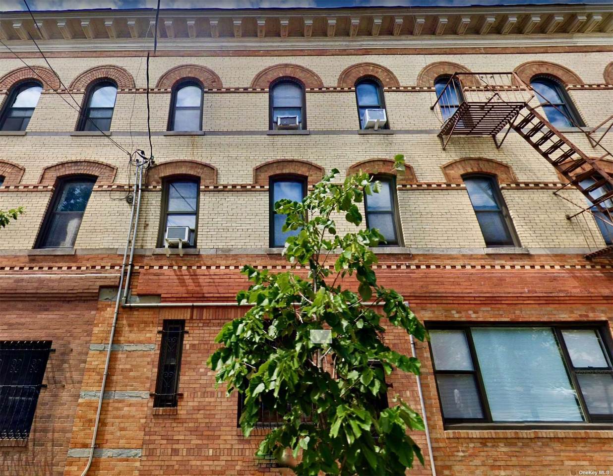 677 Grandview Avenue - Photo 1