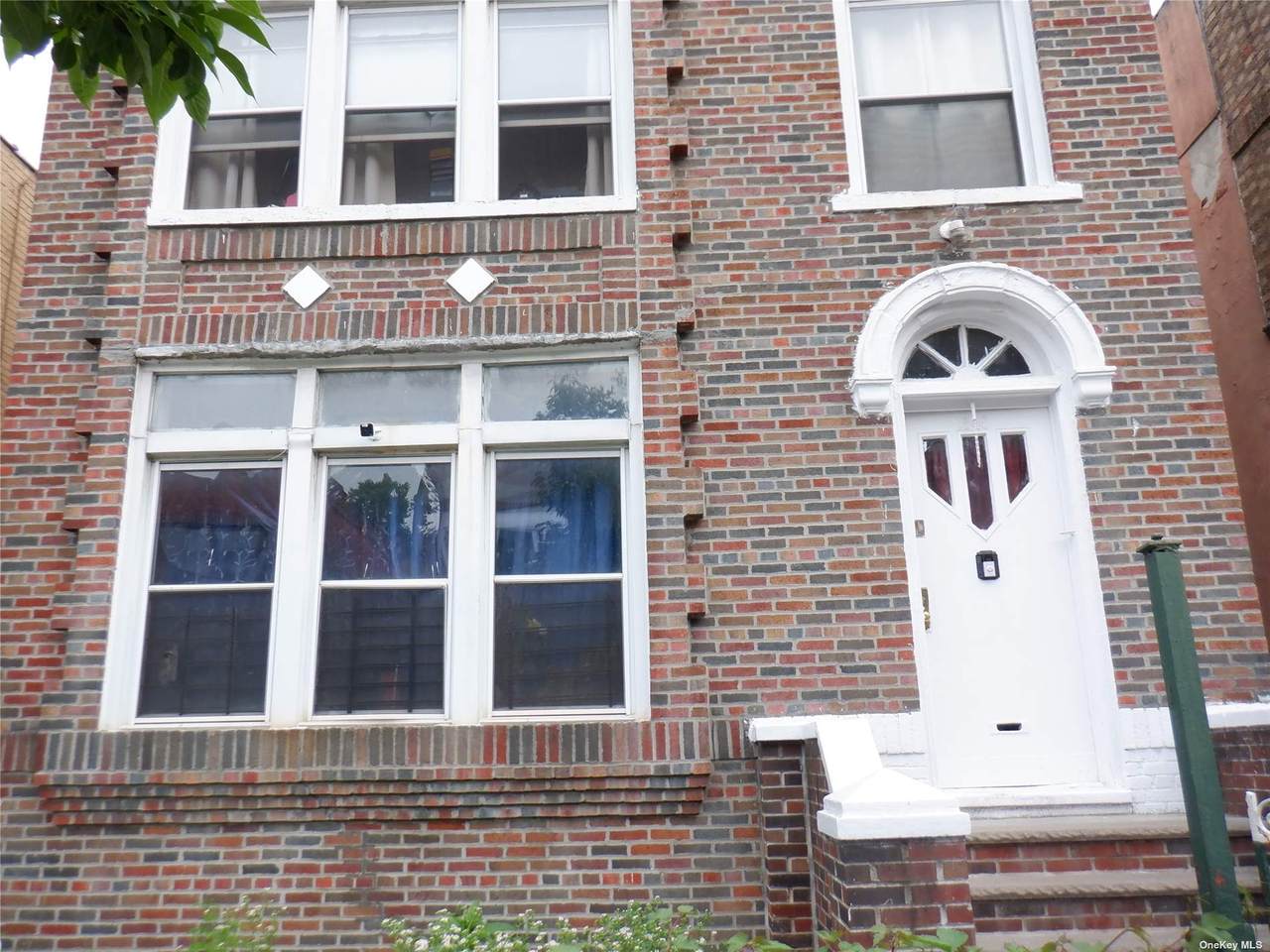 1840 Andrews Avenue - Photo 1