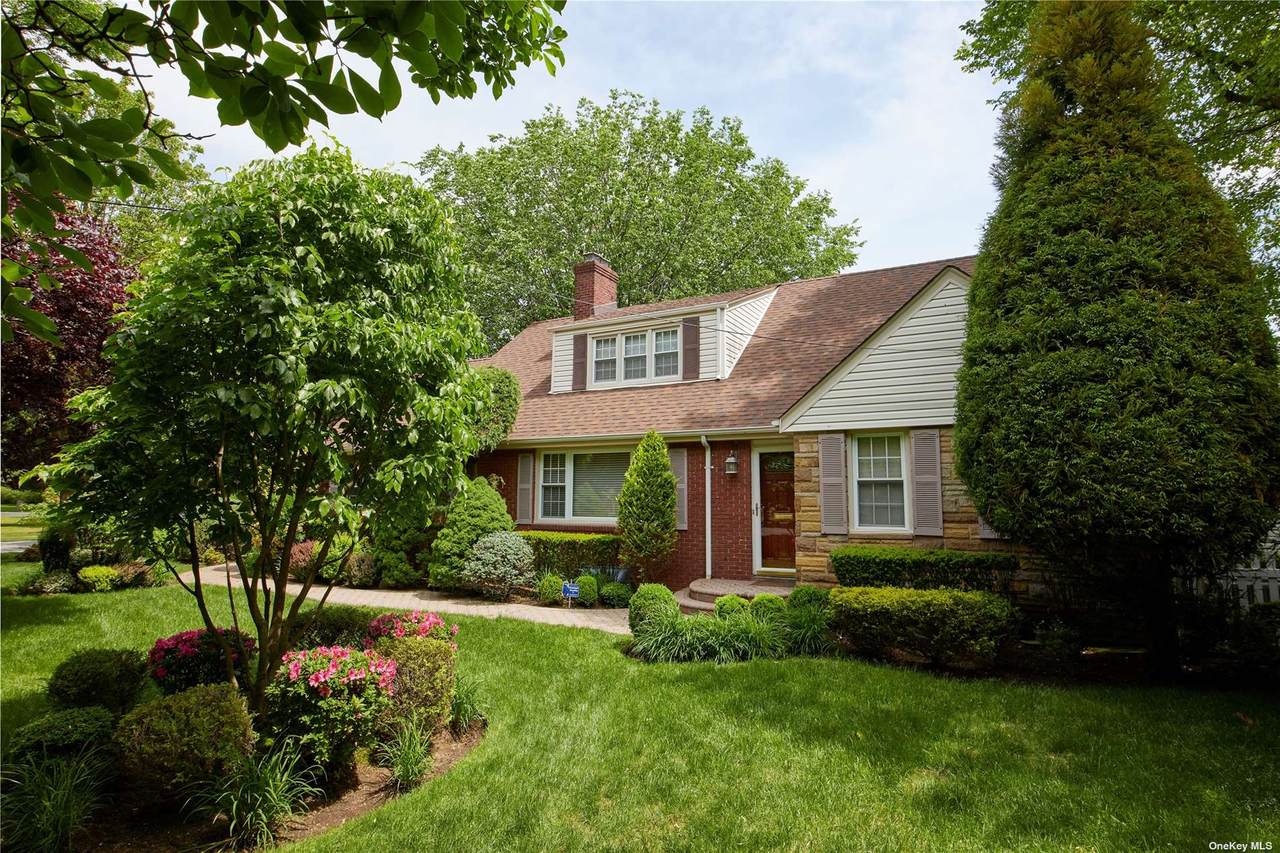 220 Cathedral Avenue - Photo 1