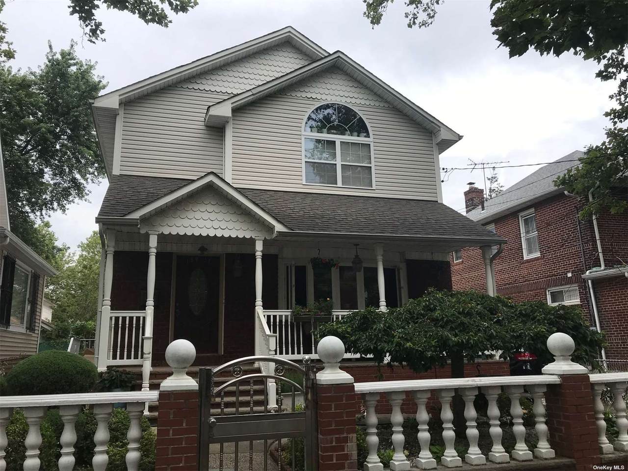 160-17 75 Avenue - Photo 1