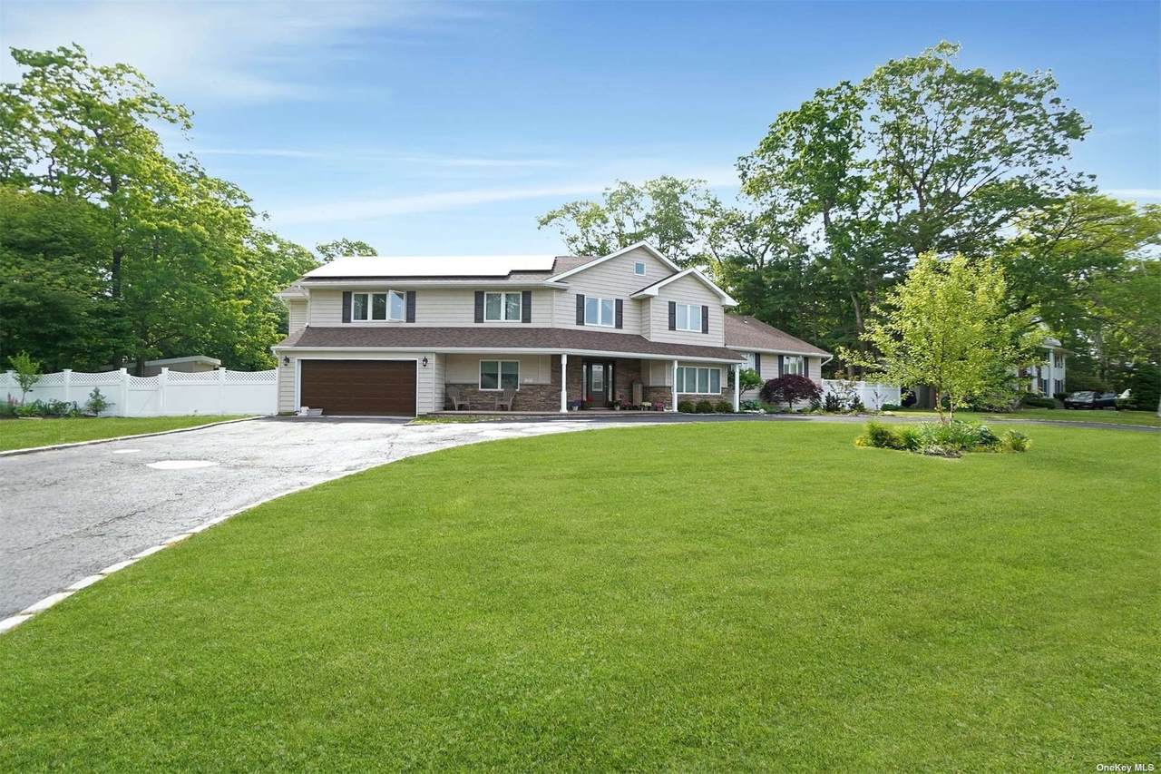 909 Manor Lane - Photo 1