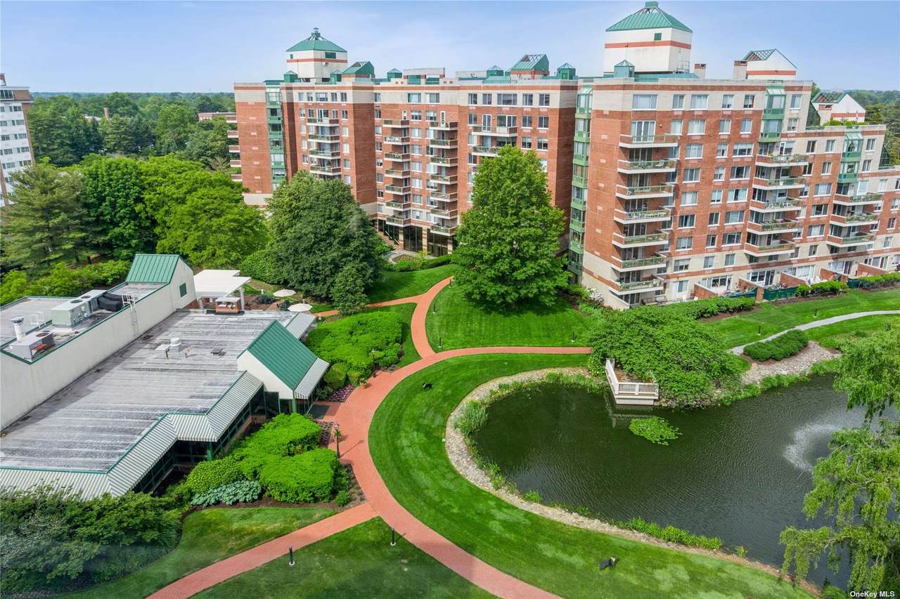 100 Hilton Avenue - Photo 1