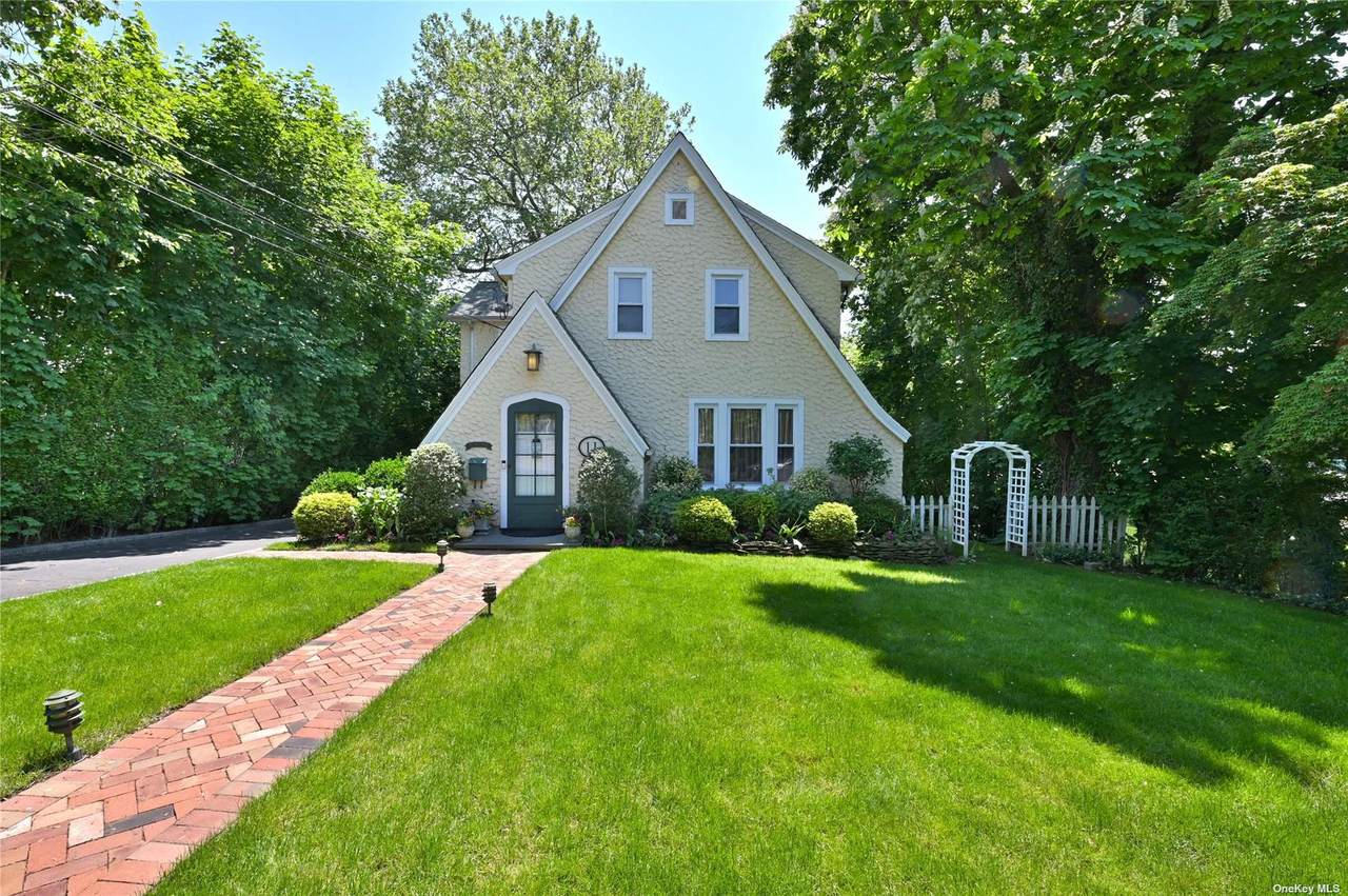 11 Summer Avenue - Photo 1