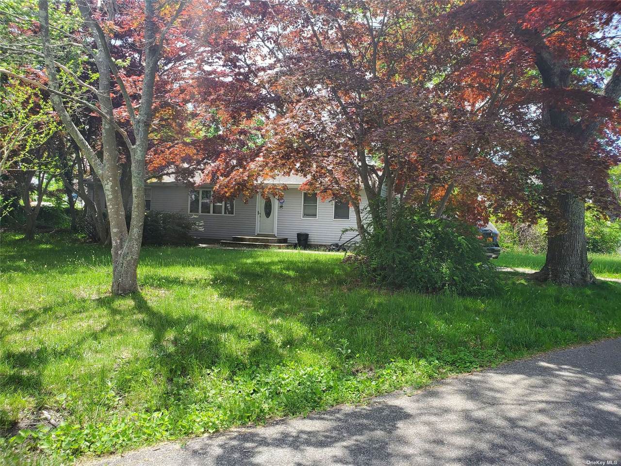 82 Moriches Drive - Photo 1