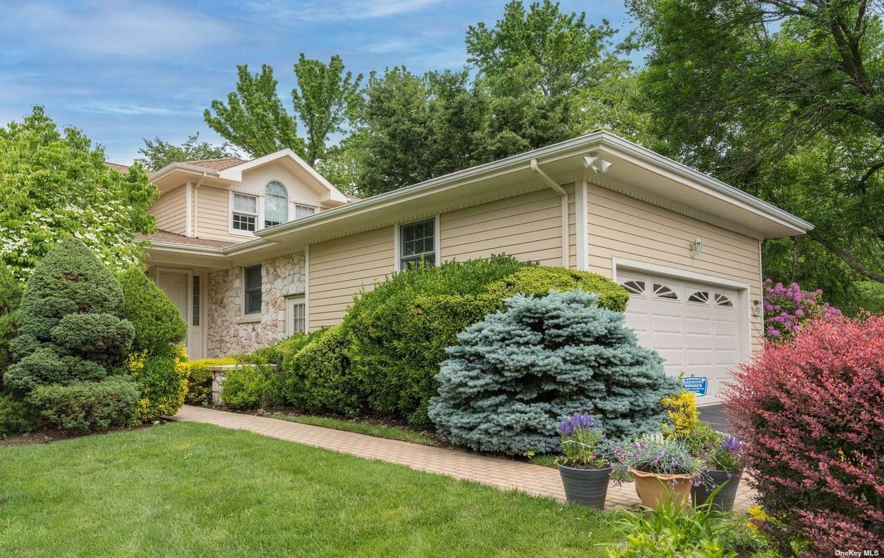 220 Augusta Court - Photo 1