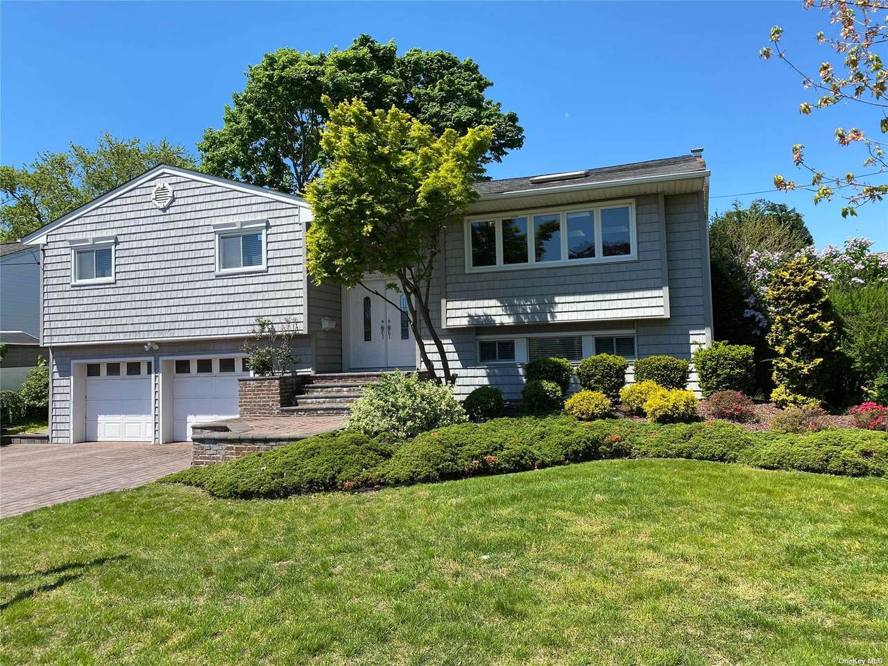 239 Bayview Avenue - Photo 1