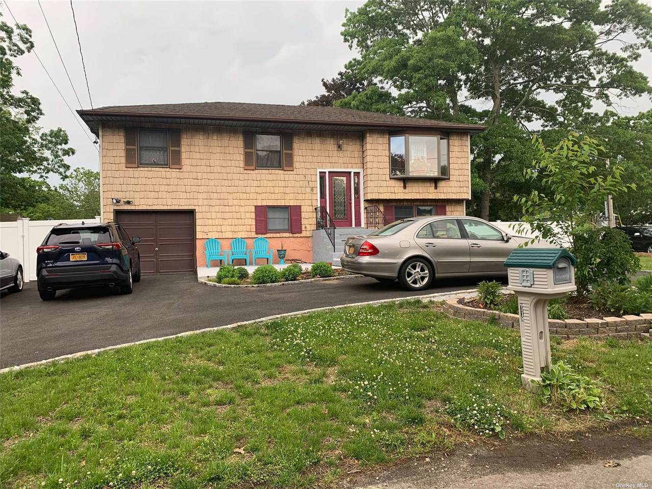 118 Abbott Avenue - Photo 1