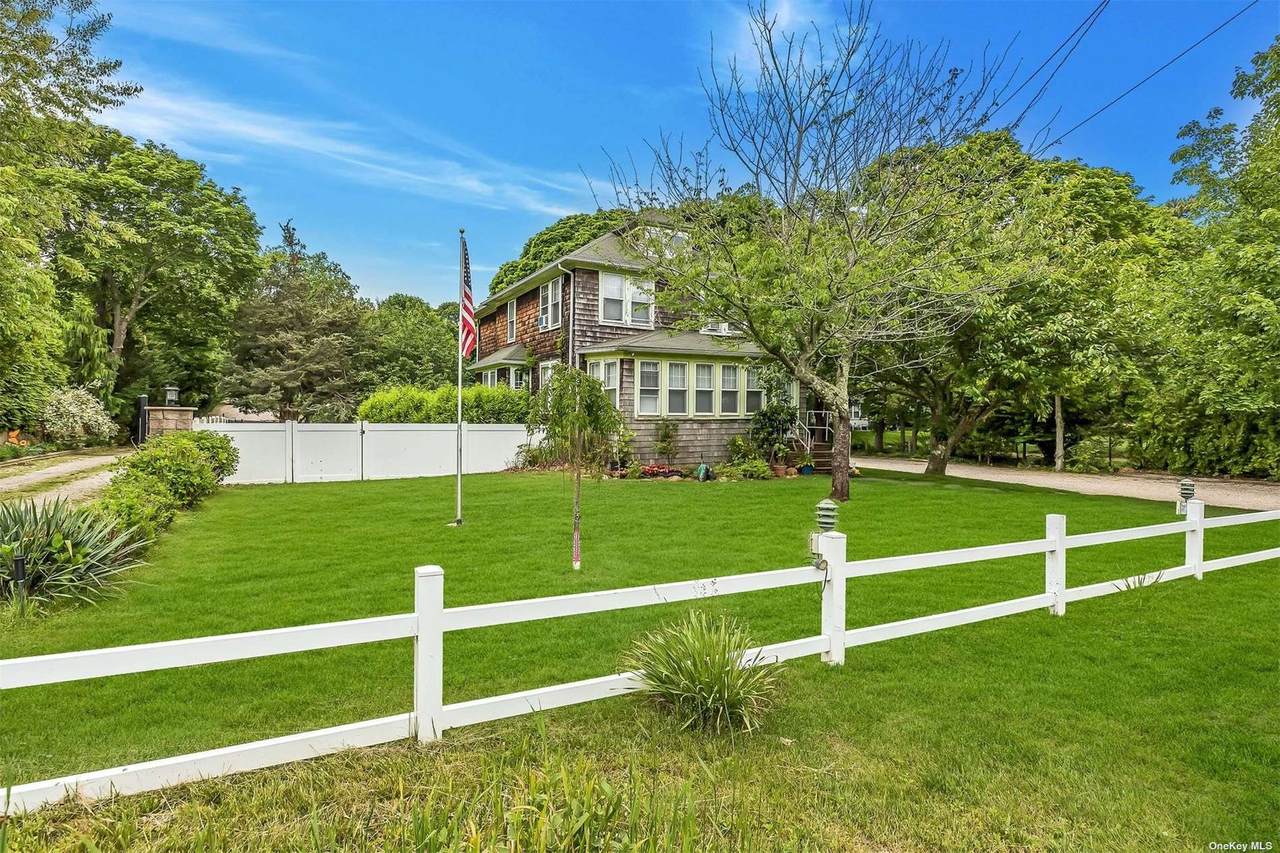33 Newtown Road - Photo 1