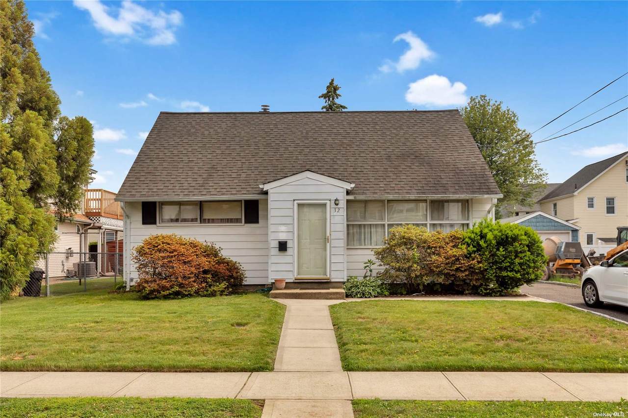 32 Ronald Avenue - Photo 1