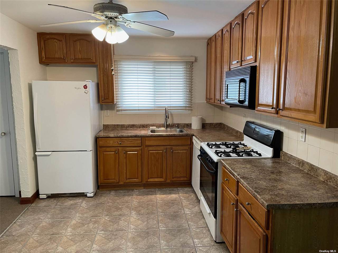 151-43 81 Street - Photo 1