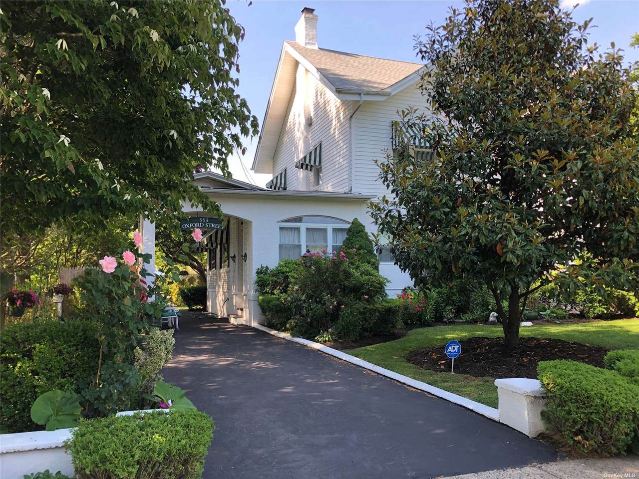 553 Oxford Street - Photo 1