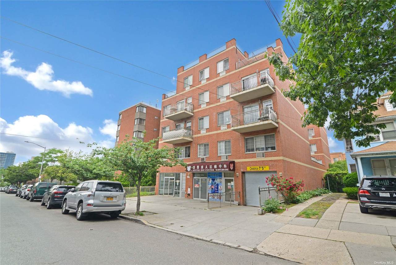 139-39 35 Avenue - Photo 1