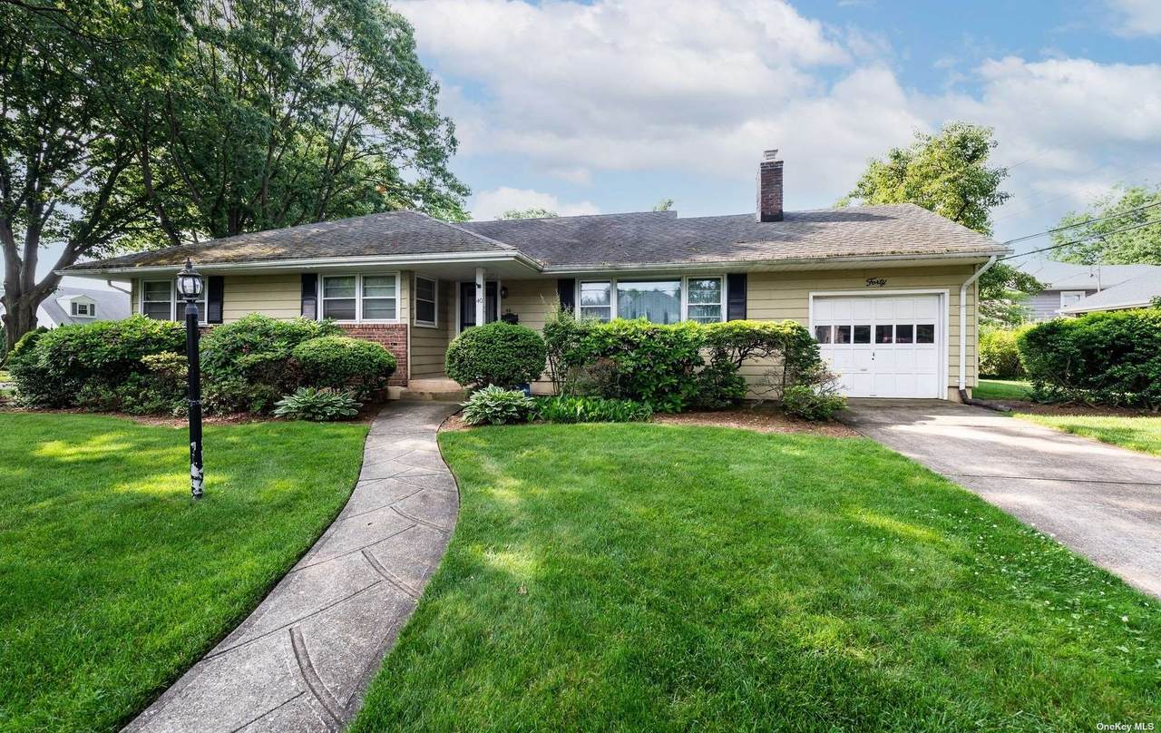 40 Bayberry Avenue - Photo 1