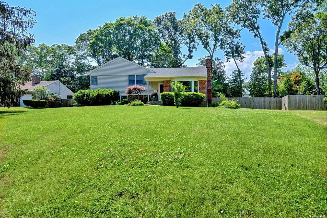 12 Winoka Drive - Photo 1