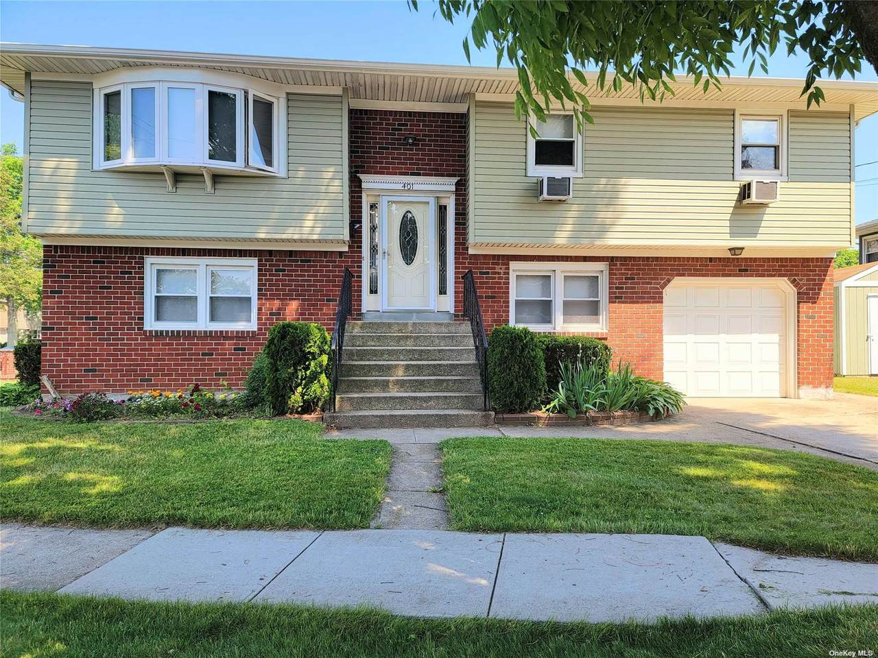 401 Brooklyn Avenue - Photo 1