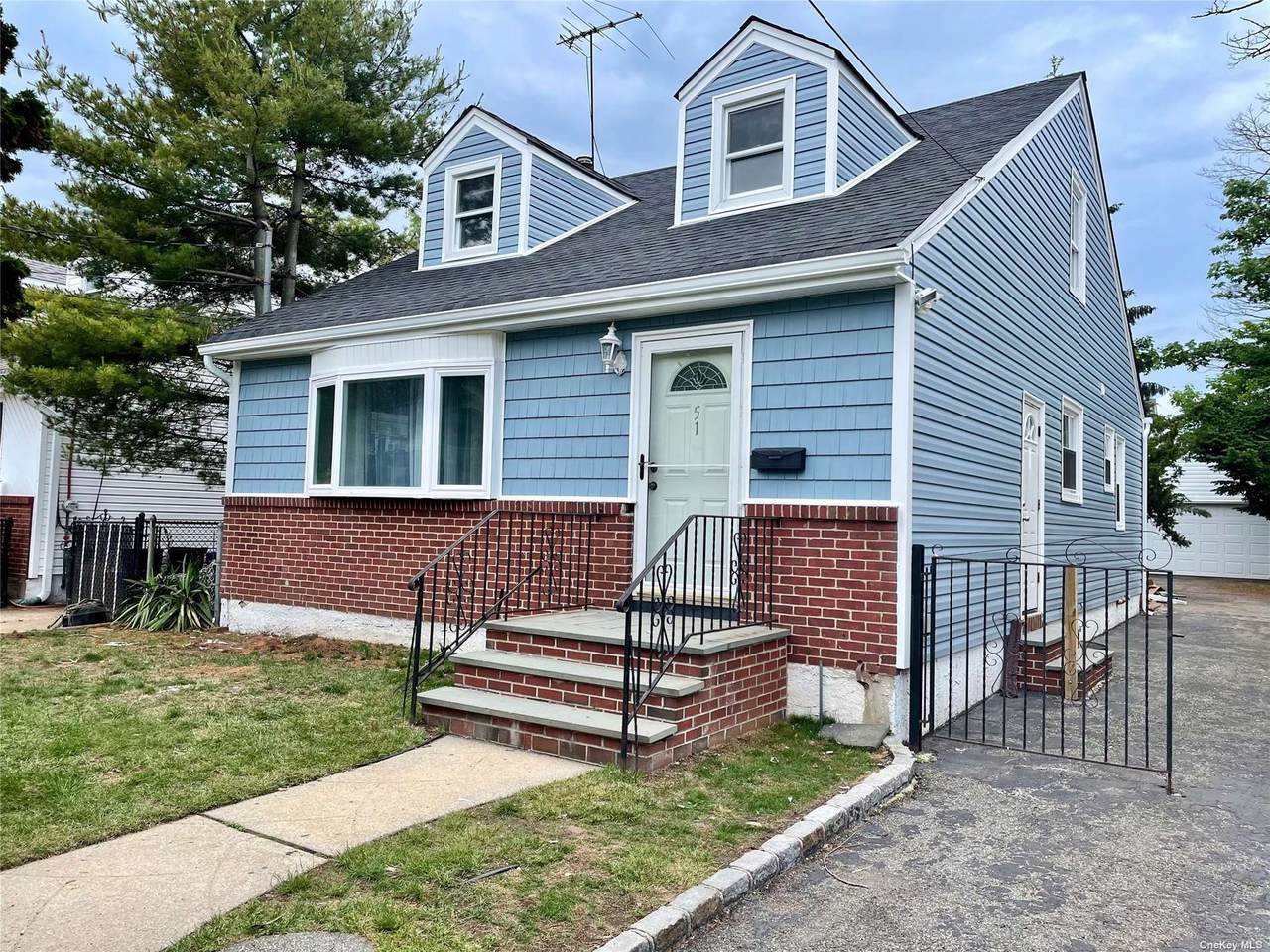 51 Willow Avenue - Photo 1