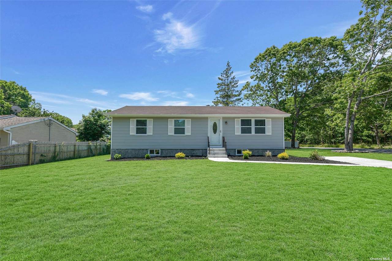 192 Abbott Avenue - Photo 1