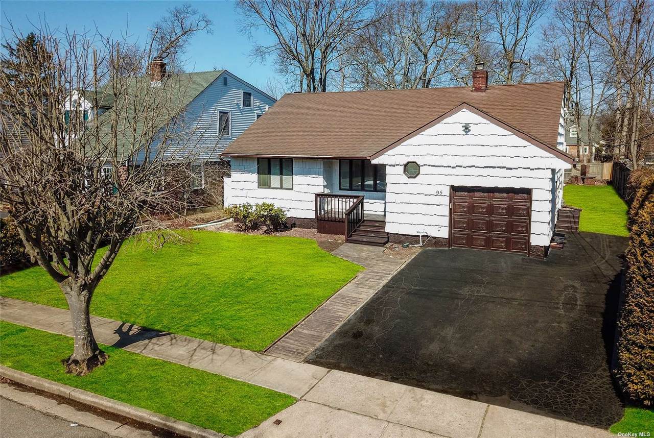 95 Wyandanch Avenue - Photo 1