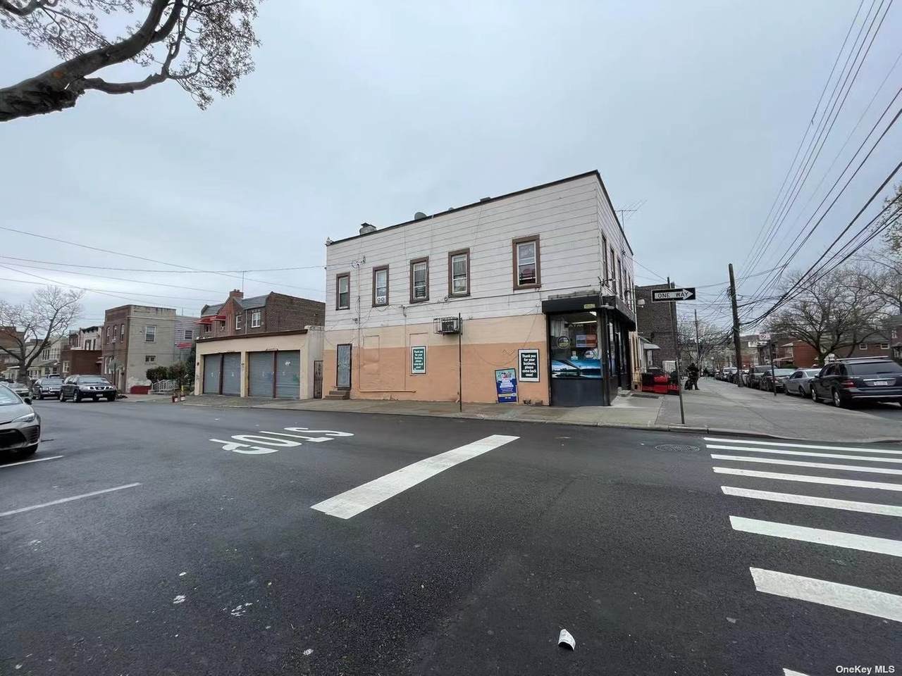 57-06 Waldron St - Photo 1