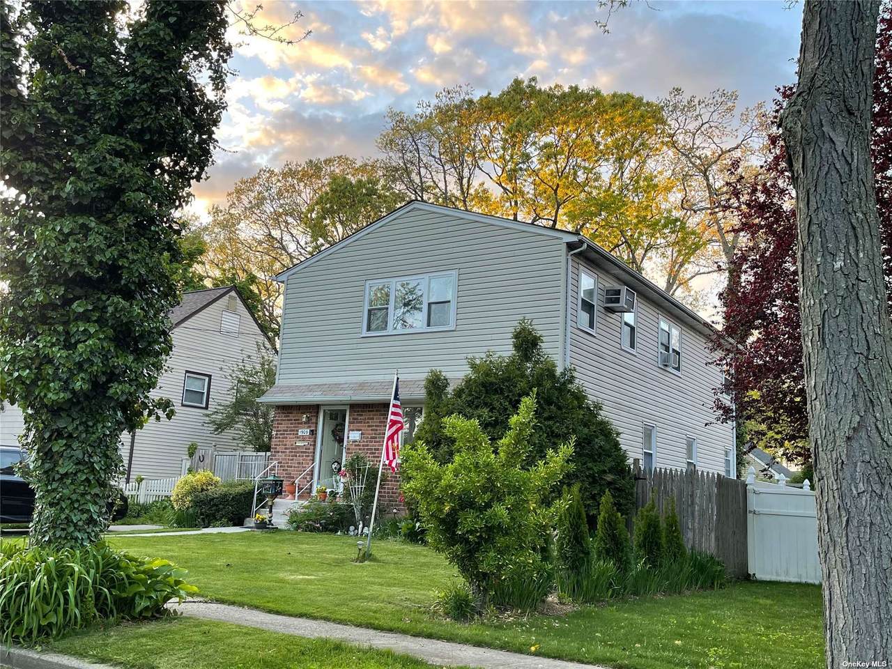1909 Elsie Avenue - Photo 1