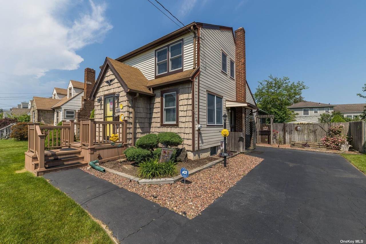 2385 Yorktown Street - Photo 1