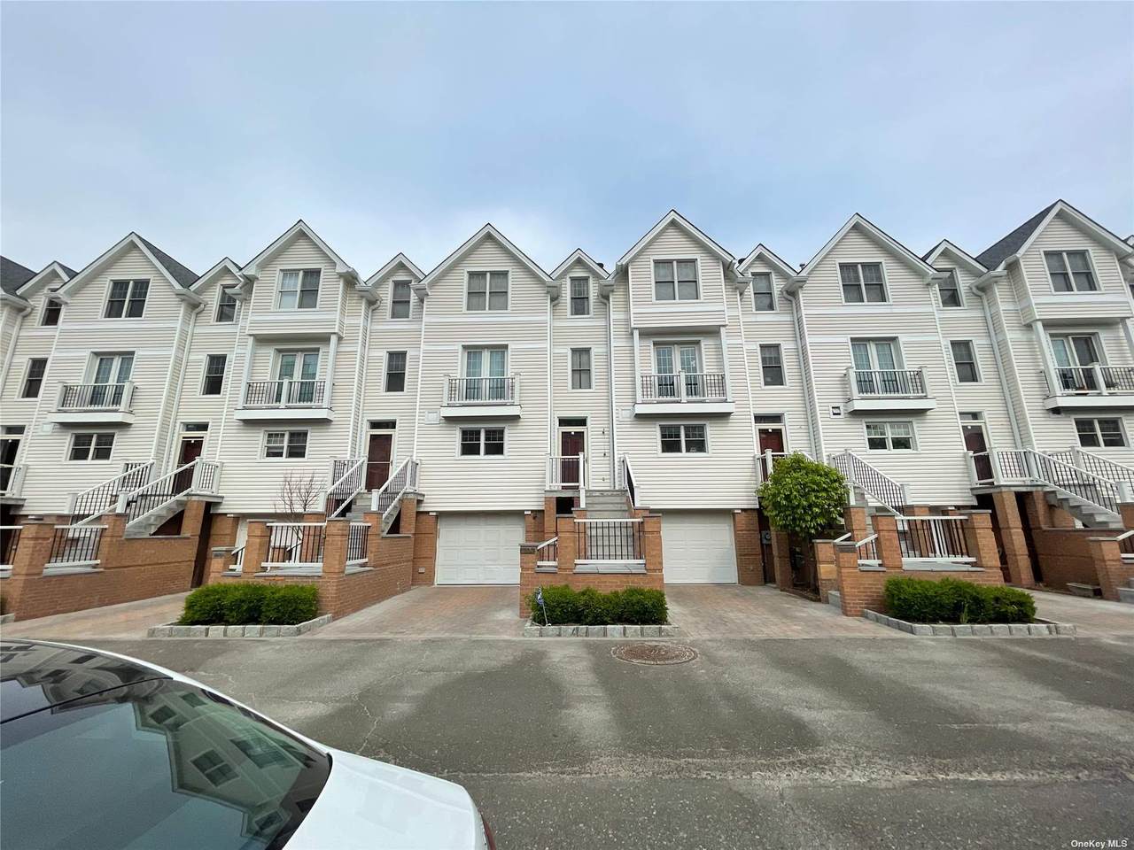 168-50 Powells Cove Boulevard - Photo 1