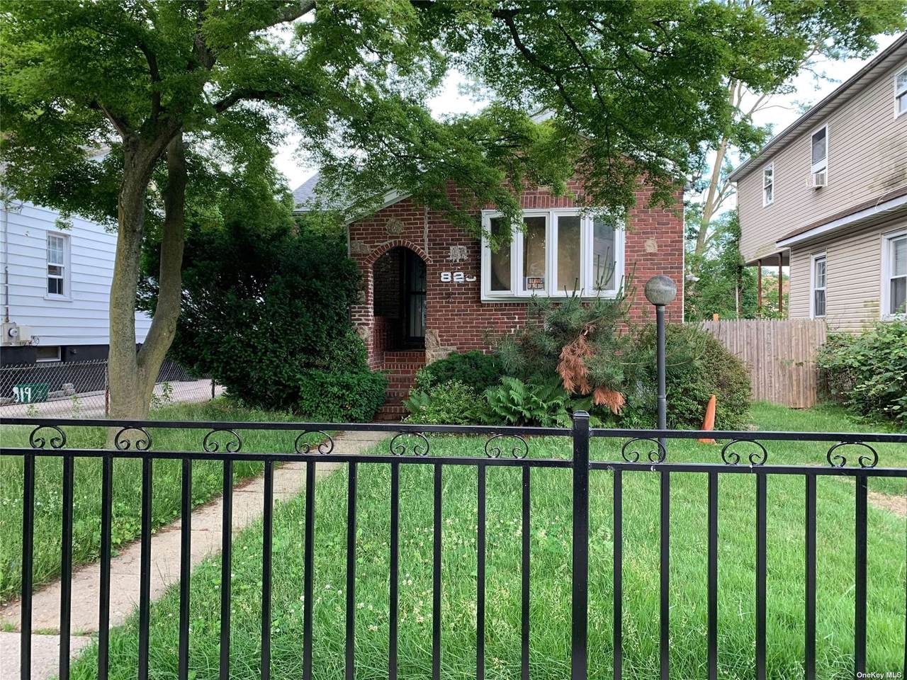 823 Park Place - Photo 1