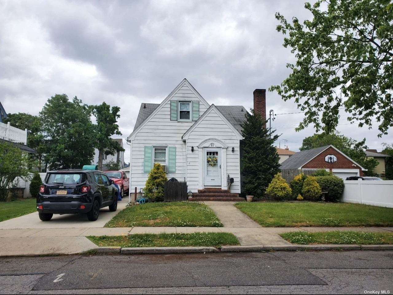 11 Maple Street - Photo 1
