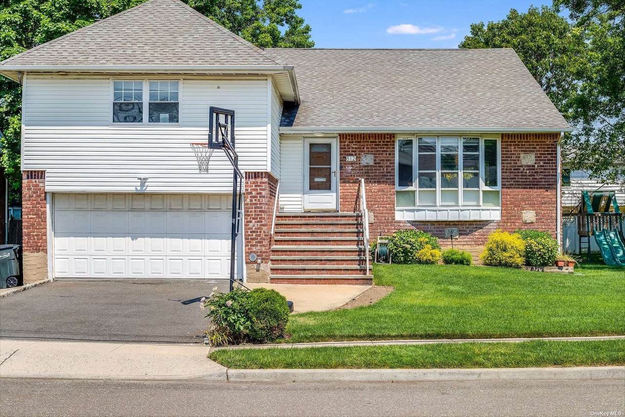 512 Redwood Drive - Photo 1