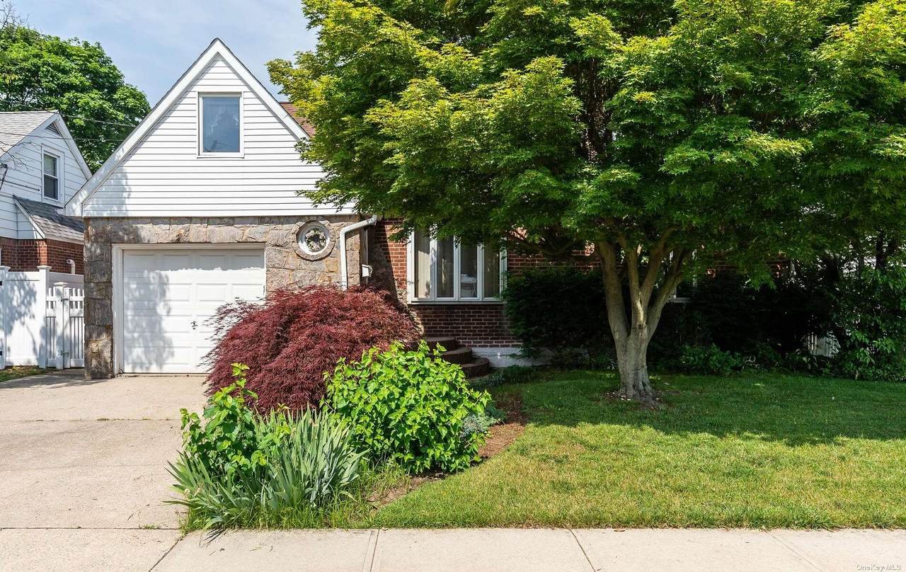 164 Gilmore Boulevard - Photo 1