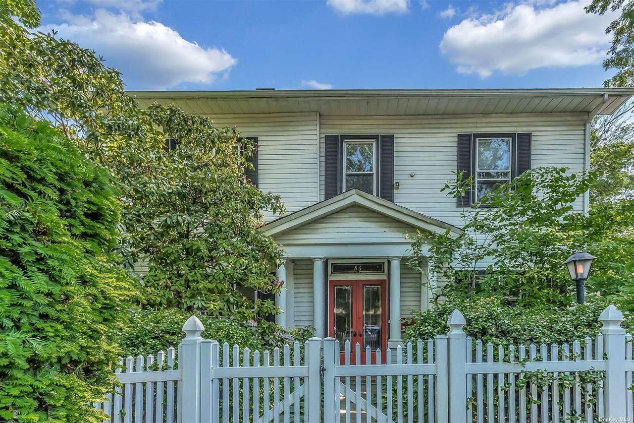 84 Townsend Avenue - Photo 1