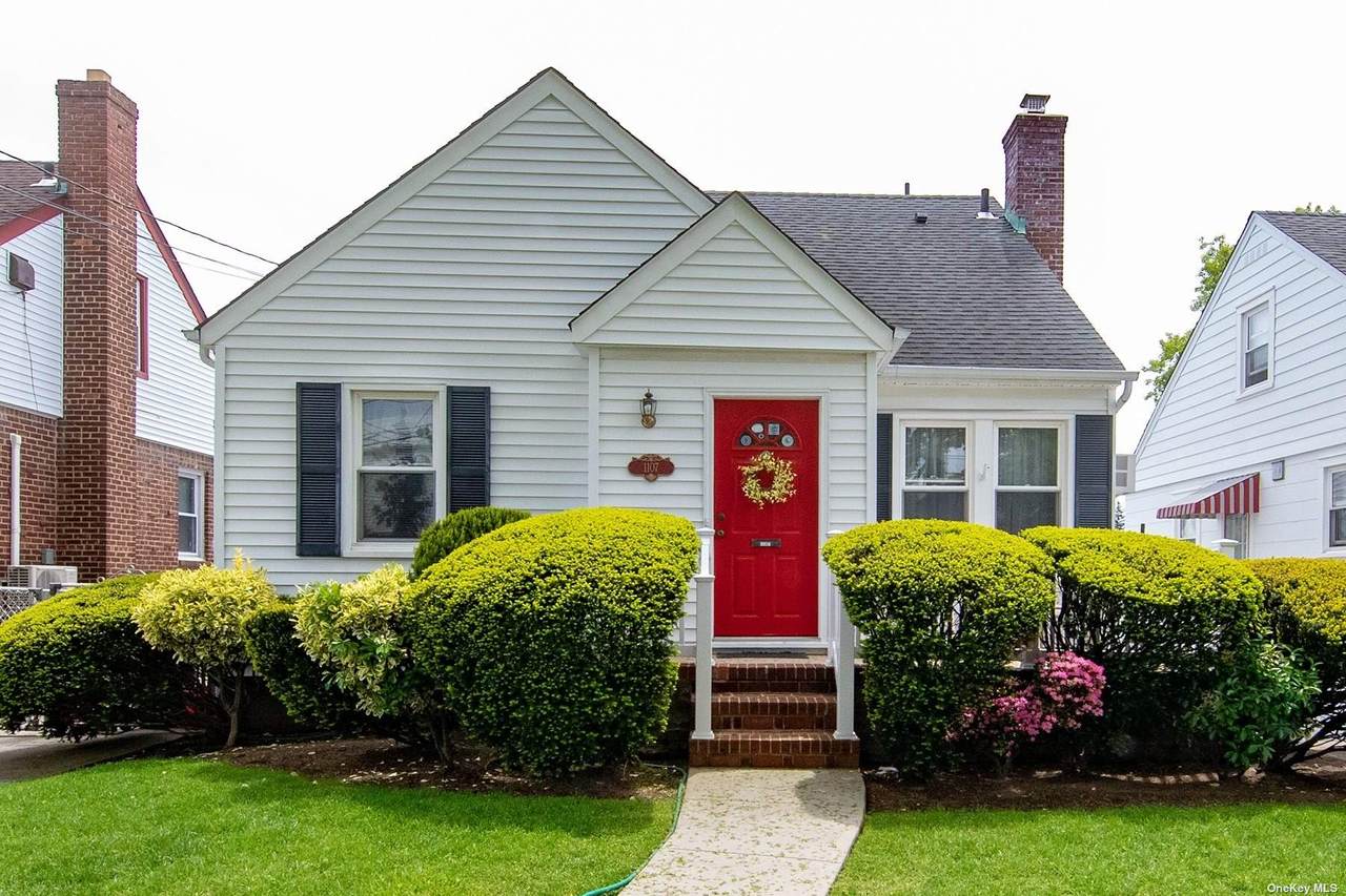 1107 Carukin Street - Photo 1