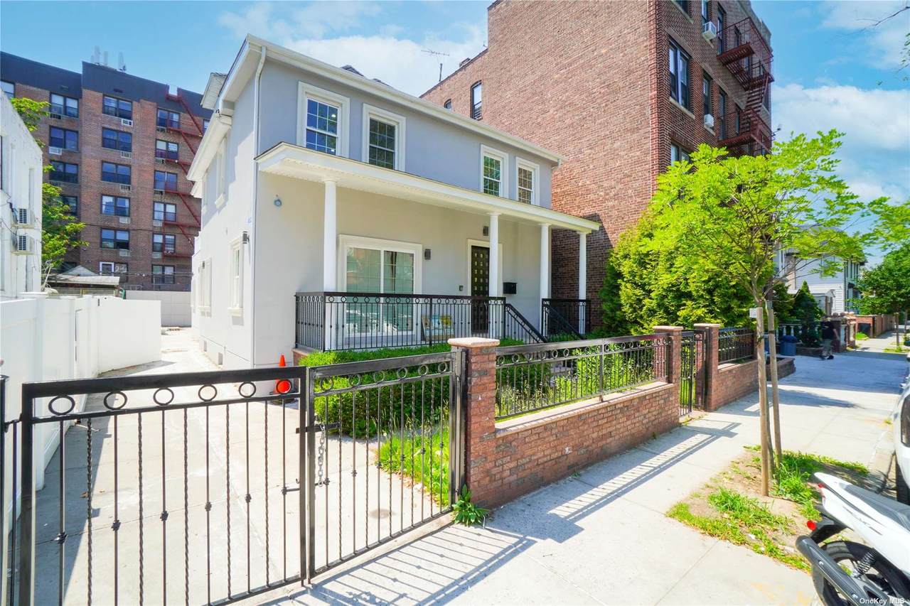 924 15th Street - Photo 1
