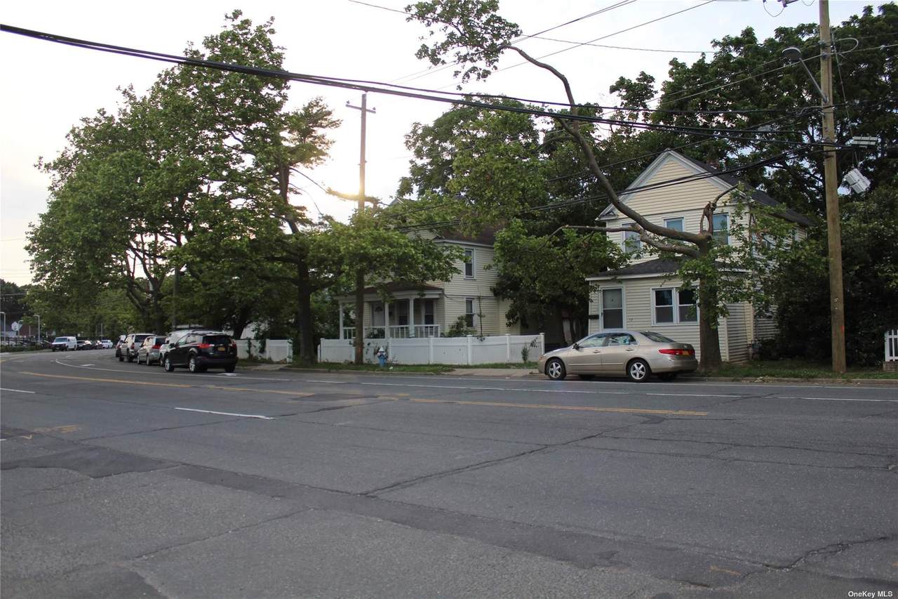 77 Graham Avenue - Photo 1