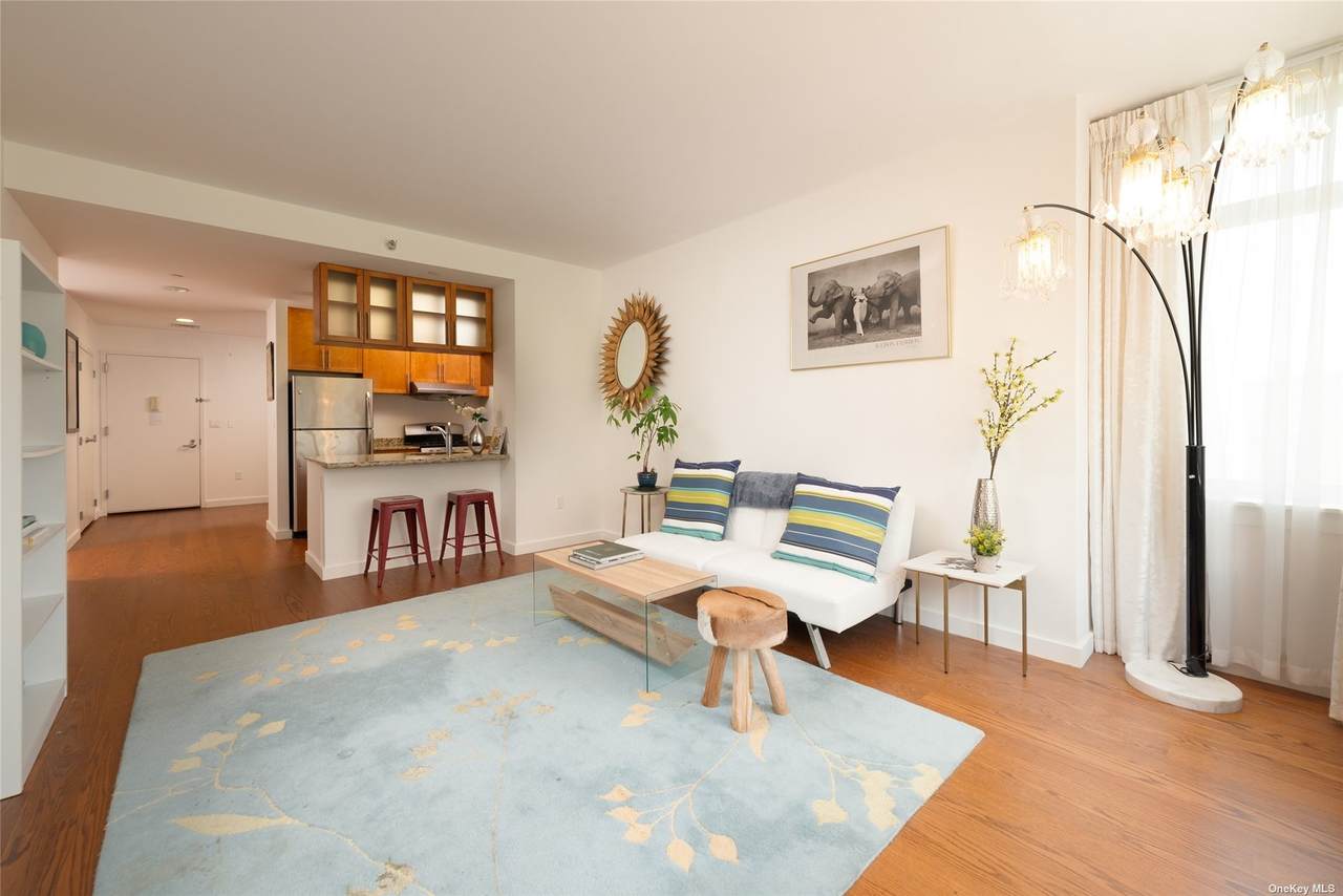 4026 College Point Boulevard - Photo 1
