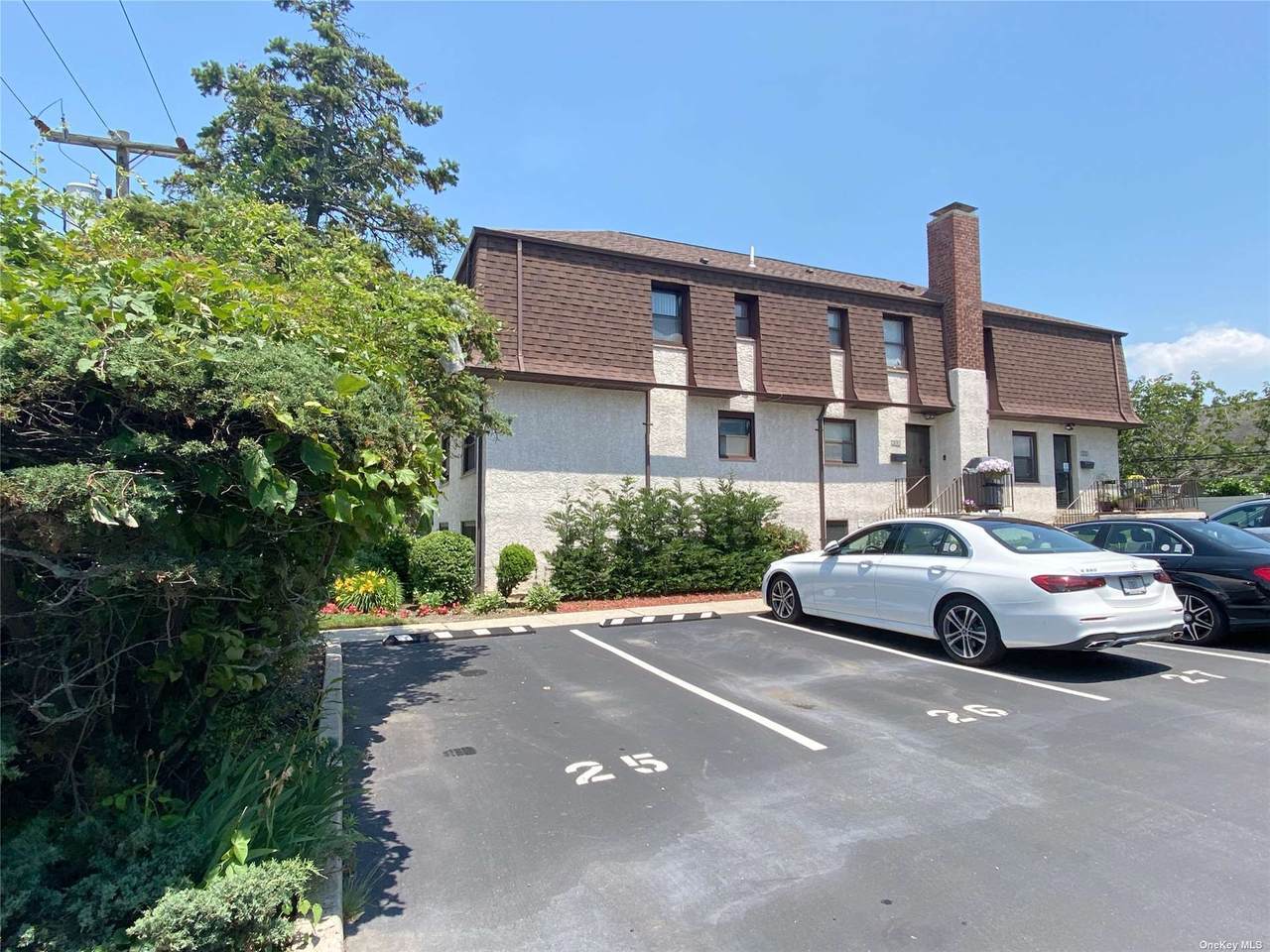 164 Albany Boulevard - Photo 1