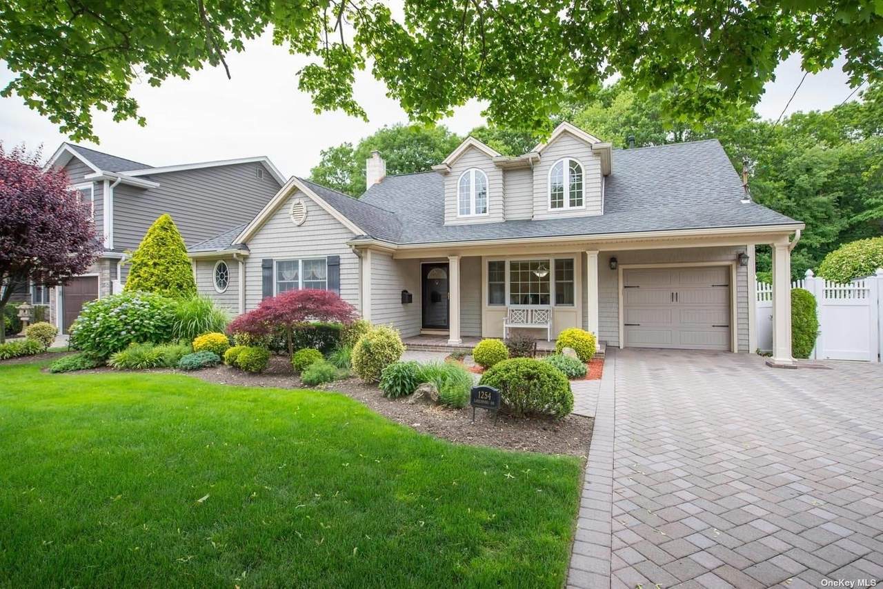 1254 Lakeshore Drive - Photo 1