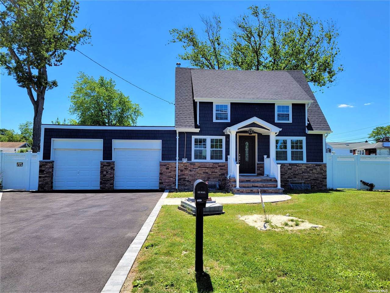 546 Grand Boulevard - Photo 1