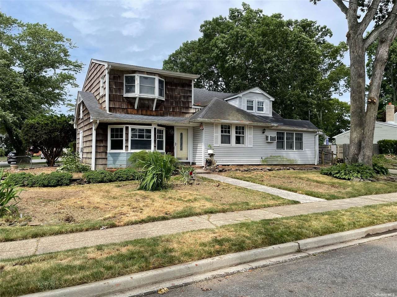111 Hawthorn Street - Photo 1