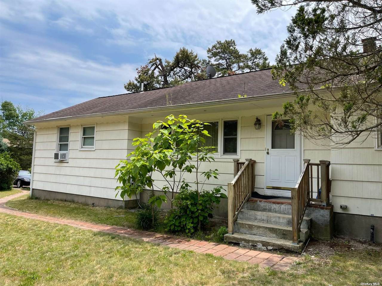 68 Tiana Road - Photo 1