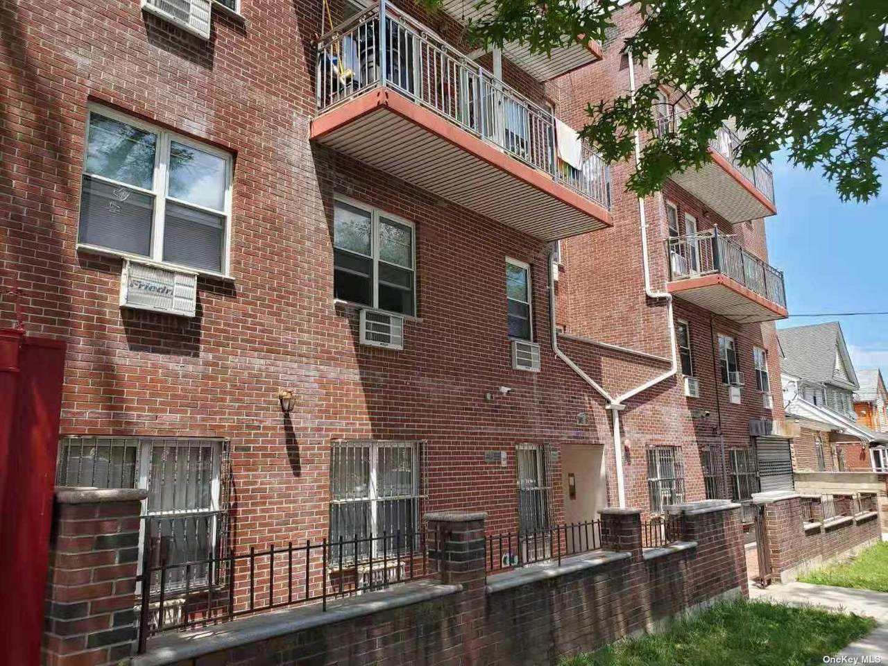 108-15 37 Drive - Photo 1