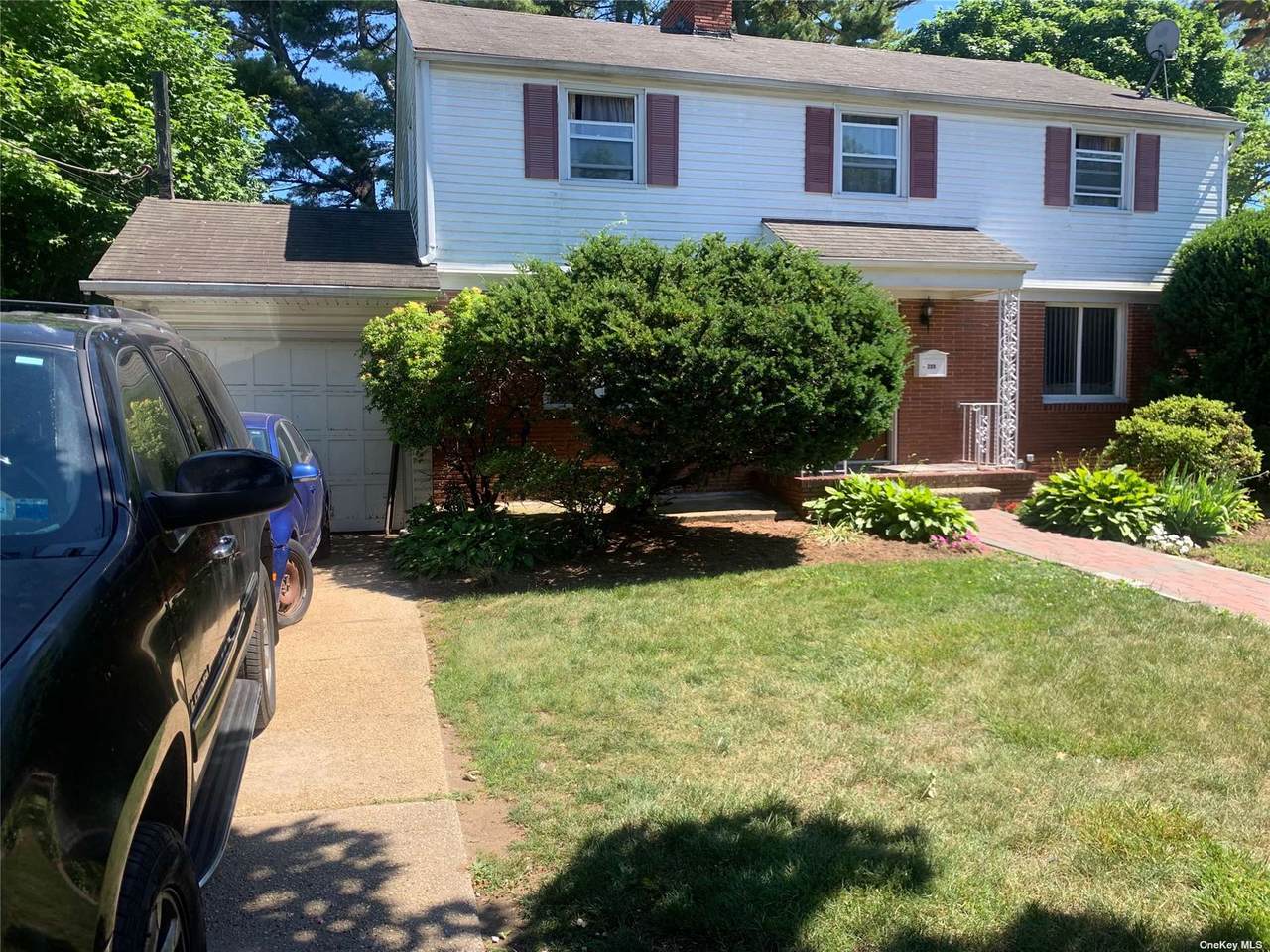 208 Elmwood Avenue - Photo 1