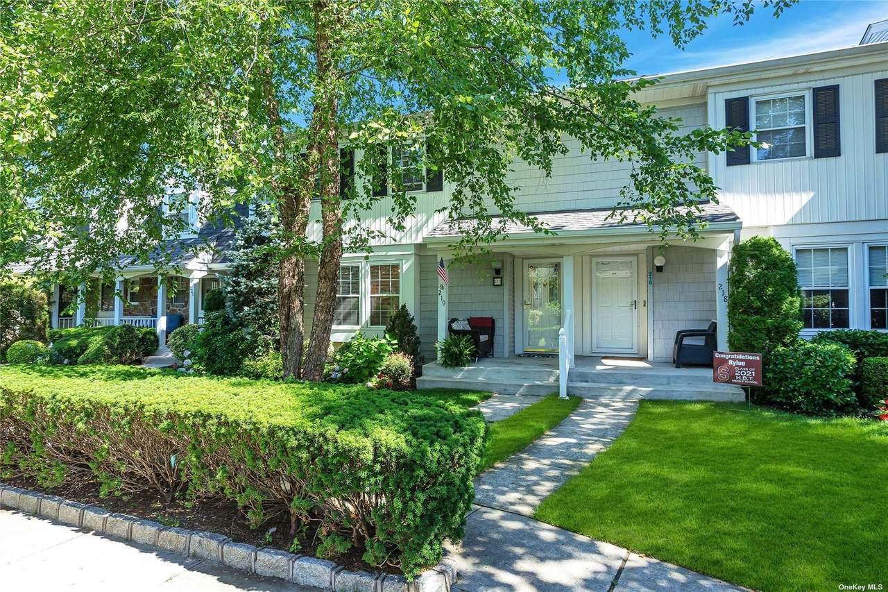 219 Summit Way - Photo 1