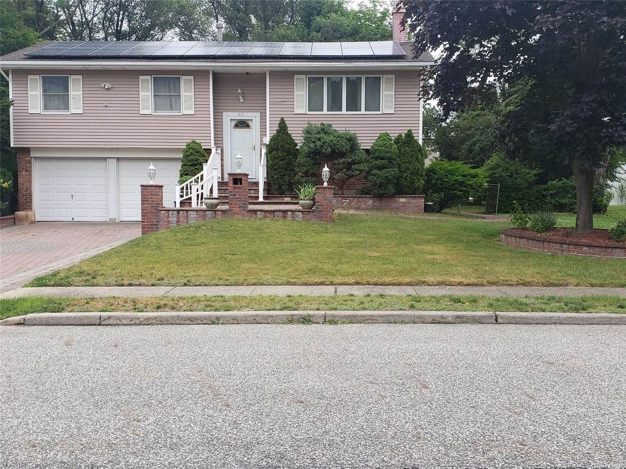 23 Hampshire Drive - Photo 1