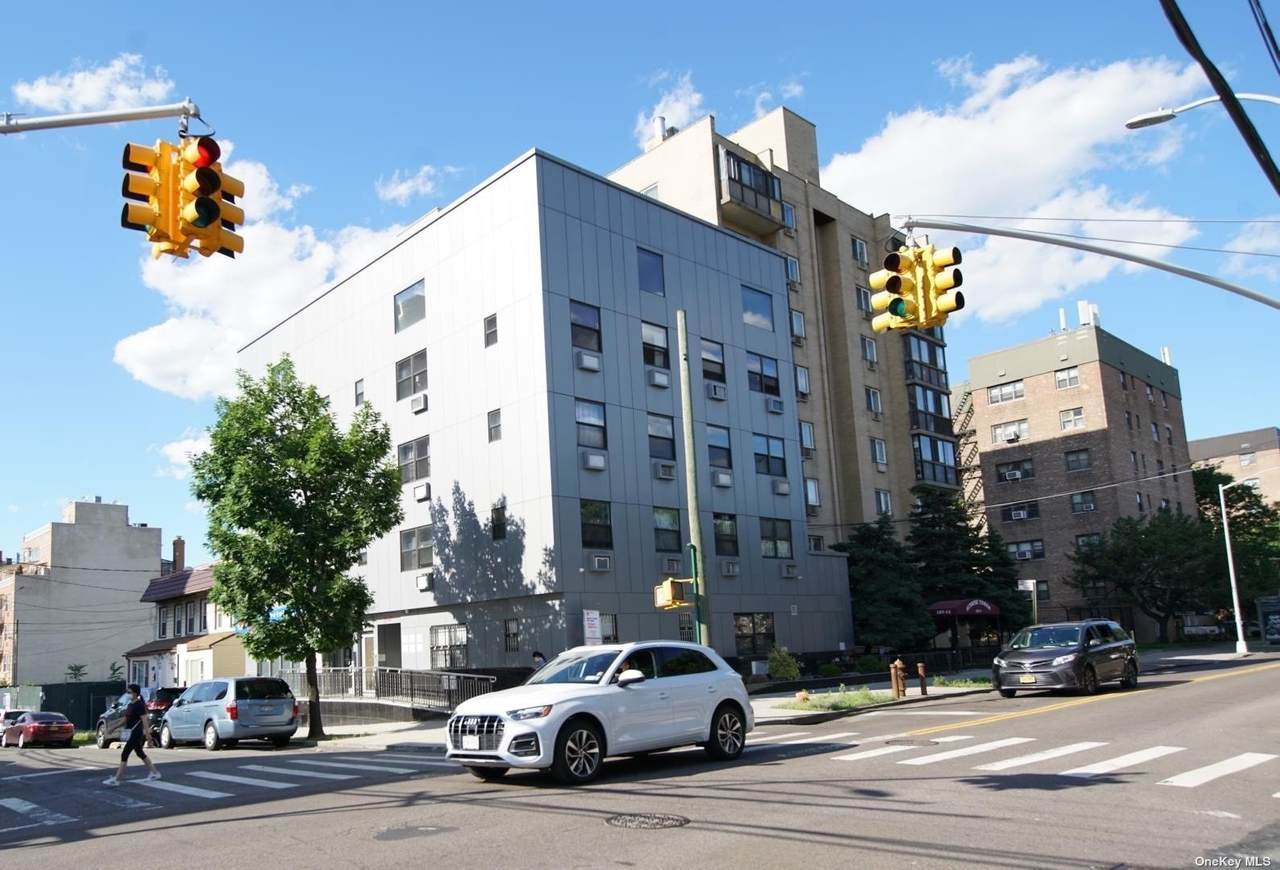 3147 137th Street - Photo 1